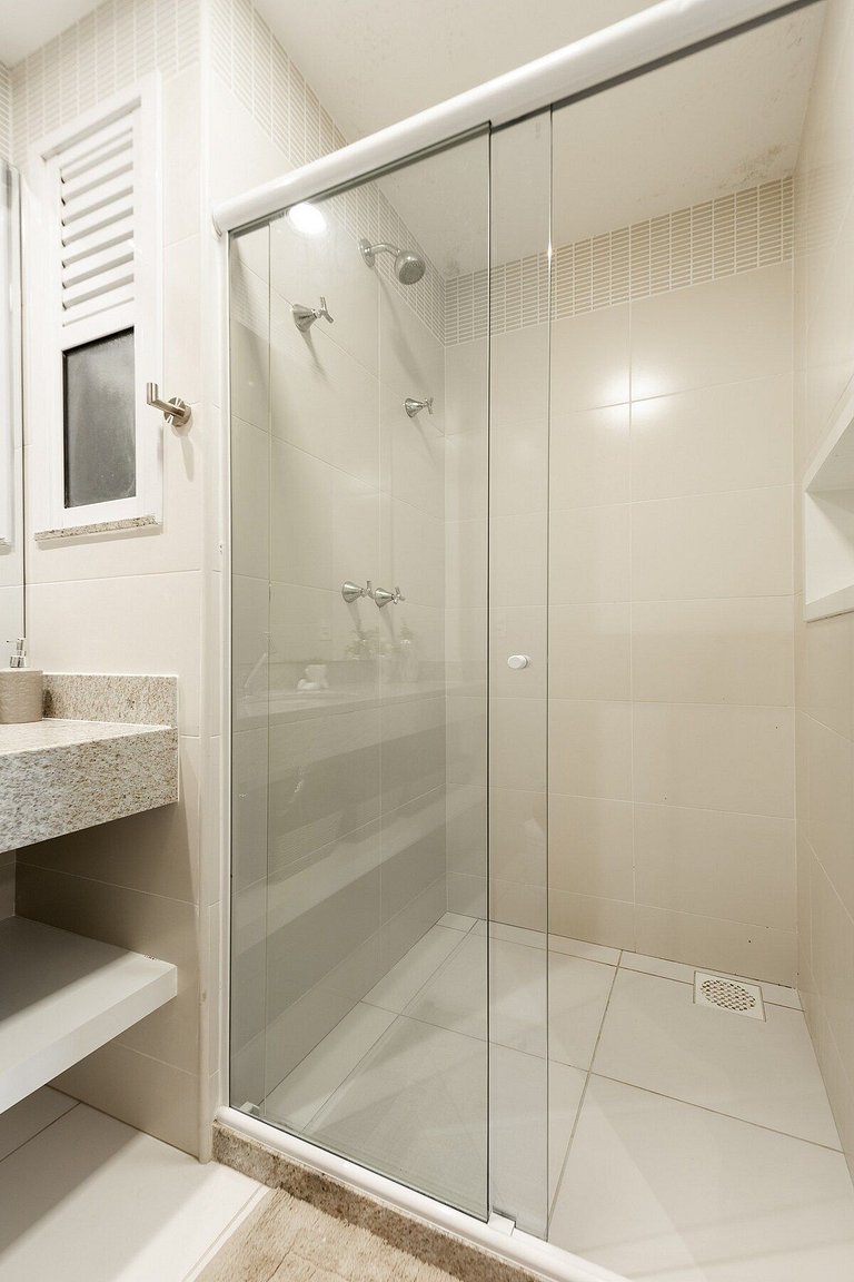 Flat Com Elegância e Estilo Em Arraial do Cabo
