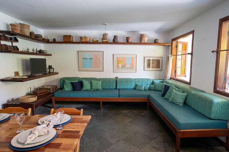 Charme e Conforto a Metros do Mar em Arraial.