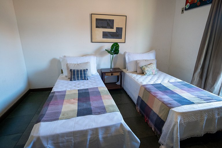 Charme e Conforto a Metros do Mar em Arraial.