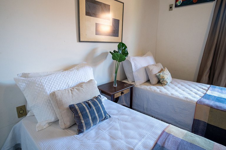 Charme e Conforto a Metros do Mar em Arraial.