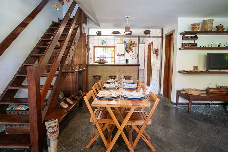 Charme e Conforto a Metros do Mar em Arraial.