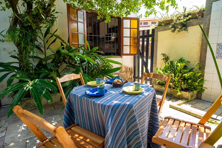 Charme e Conforto a Metros do Mar em Arraial.