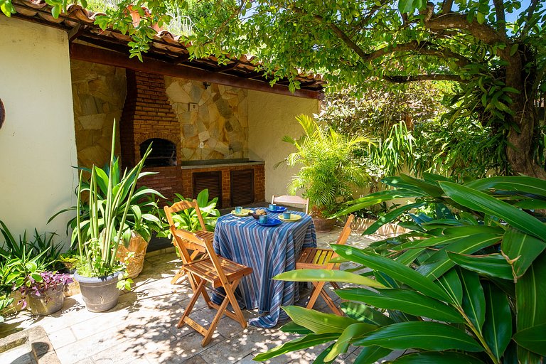 Charme e Conforto a Metros do Mar em Arraial.