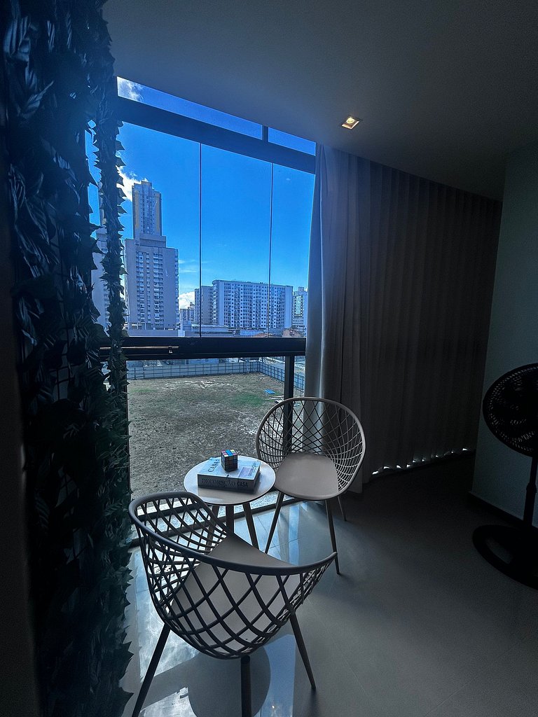 Apartamento moderno com piscina próximo à praia de Itaparica