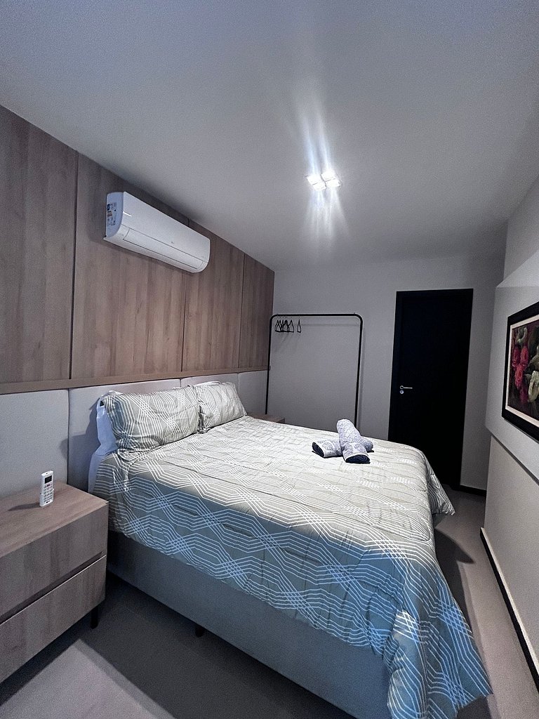 Apartamento moderno com piscina próximo à praia de Itaparica