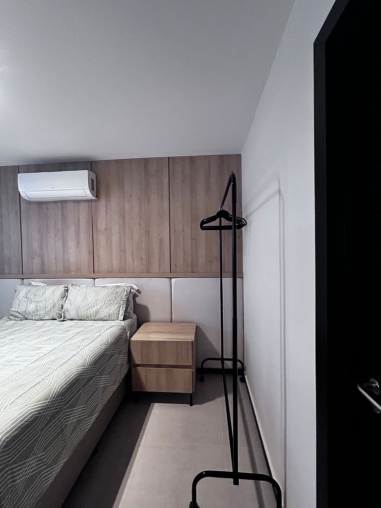 Apartamento moderno com piscina próximo à praia de Itaparica